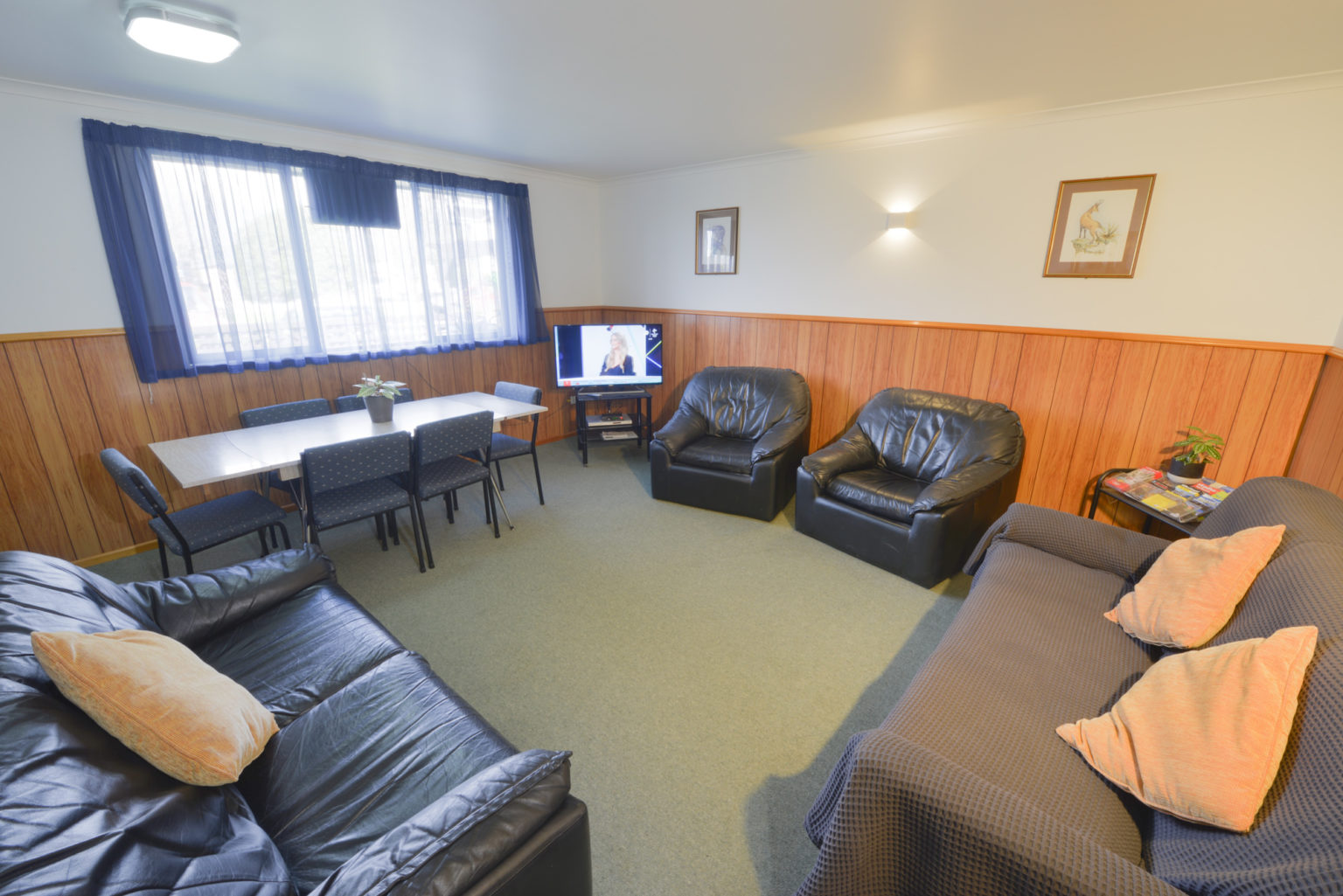 Lounge area in a motel haast new zealand