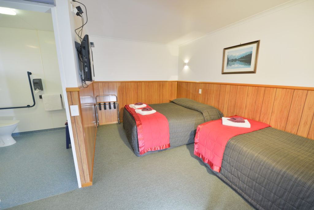 Double Bed in Motel Haast, New Zealand